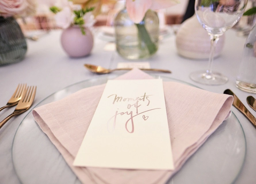 Panem et Salis: Gedeckter Tisch auf einem Hochzeit Catering in Hamburg